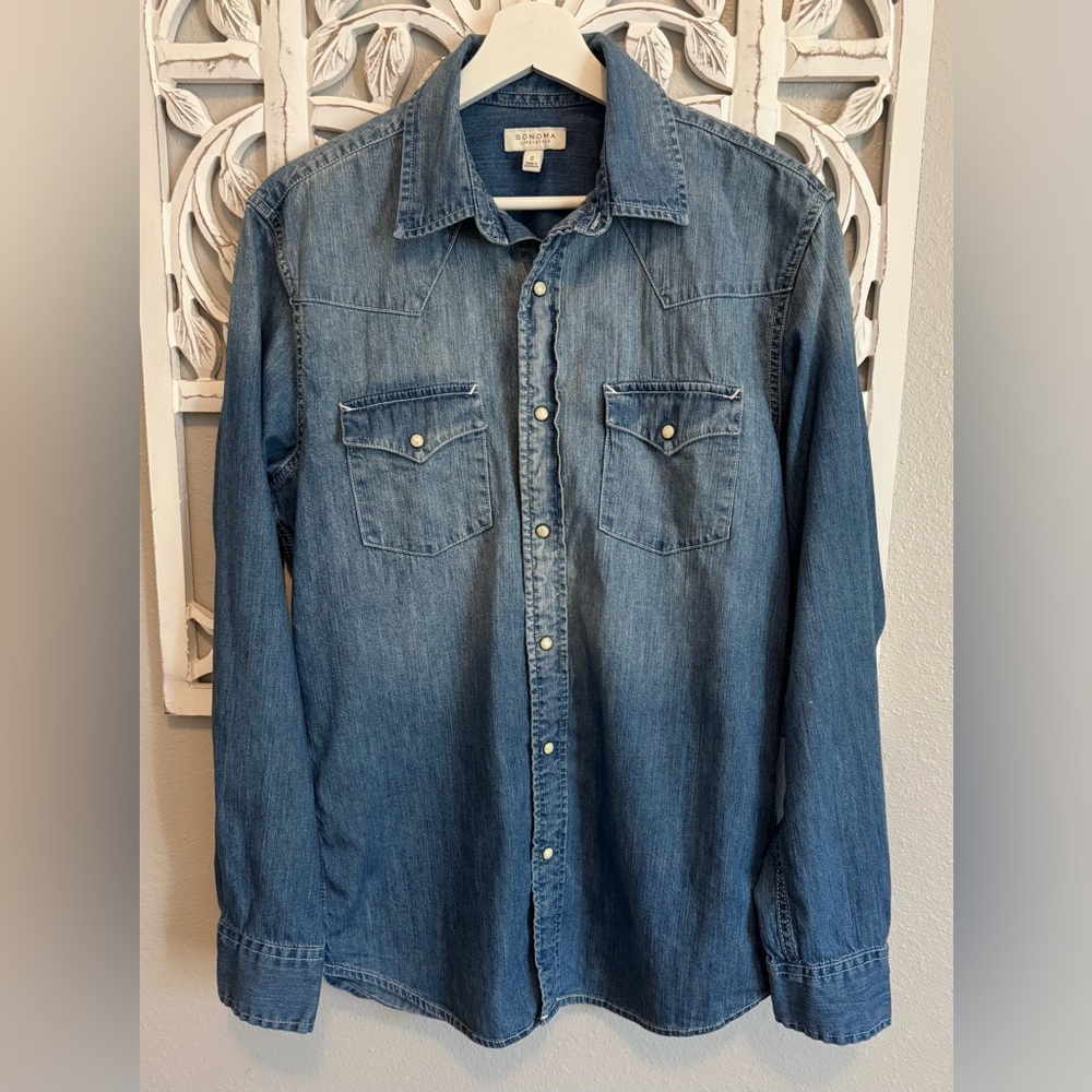 Men's Western Denim Shirt with Pearl Snaps‎